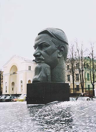Памятник работы И. Рукавишникова