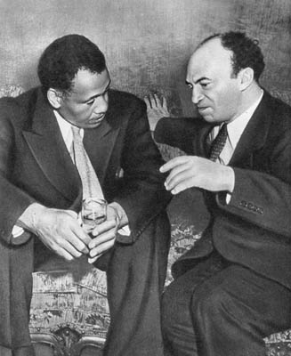 С.М. Михоэлс и П. Робсон. 1943 г.